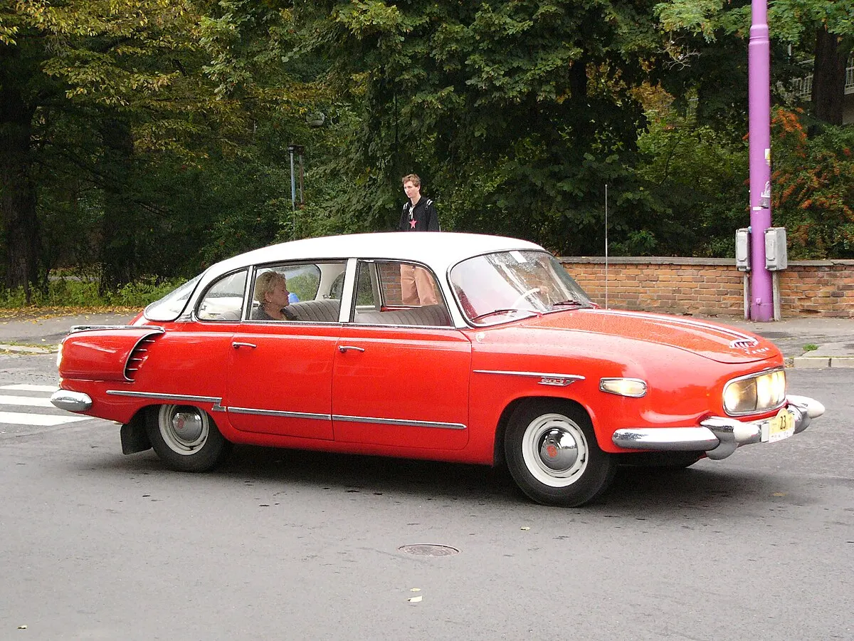 Découverte de la Tatra 603 Monte Carlo de 1960 : une icône de l’automobile tchécoslovaque